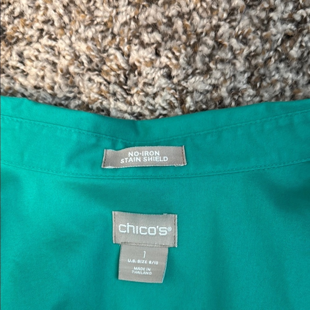 EUC Chico’s Women's Teal Button-Up Shirt - size 1​​ - Picture 5 of 7